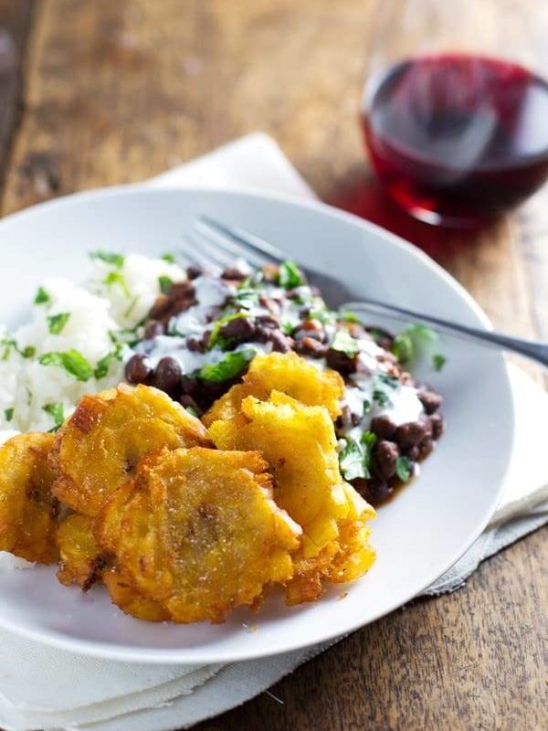 garli Tostones:波多黎各FriedPlantas完全配饭豆简单而上瘾ichofyum.com